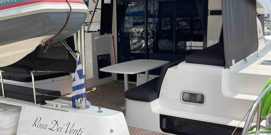 Lagoon 42