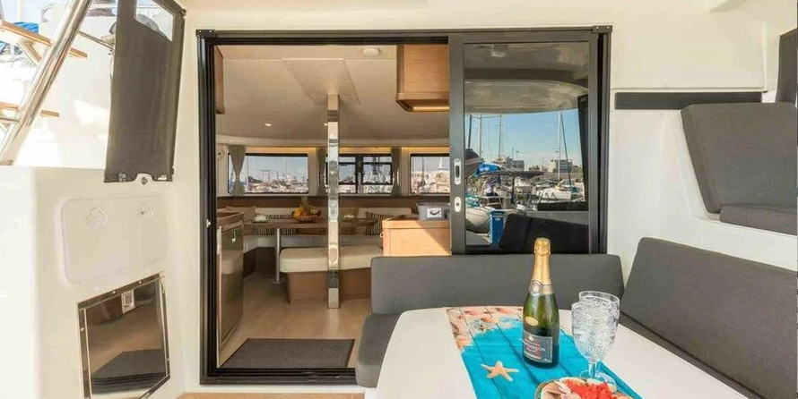 Lagoon 42