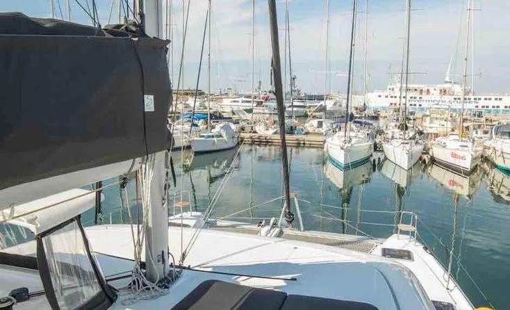 Lagoon 42