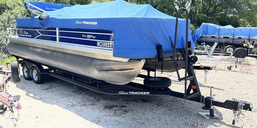 Sun Tracker Fishin Barge 22 DLX