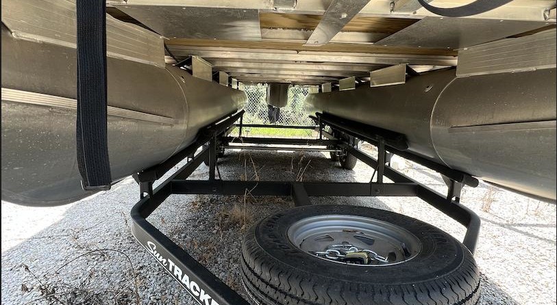 Sun Tracker Fishin Barge 22 DLX