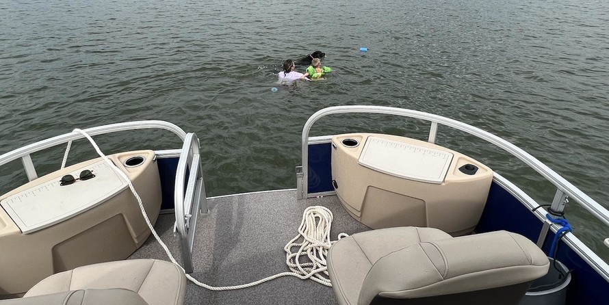 Sun Tracker Fishin Barge 22 DLX