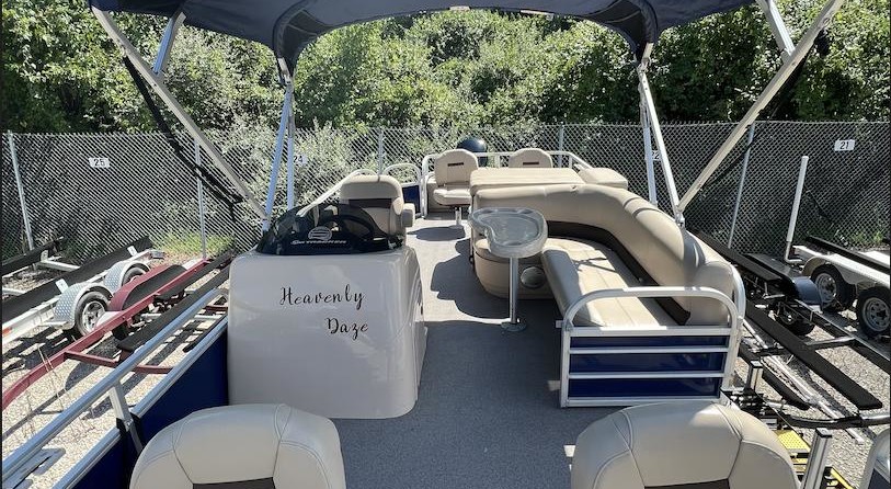 Sun Tracker Fishin Barge 22 DLX
