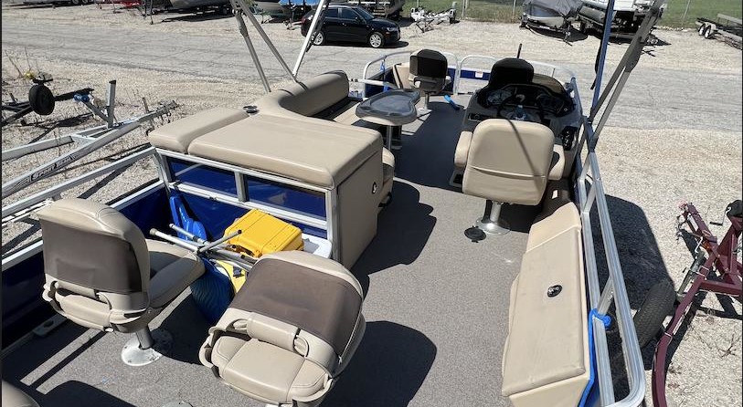 Sun Tracker Fishin Barge 22 DLX