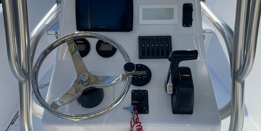 Pursuit 2870 center console