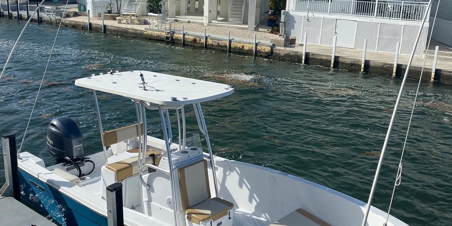 Pursuit 2870 center console