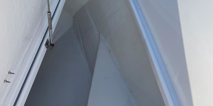 Pursuit 2870 center console