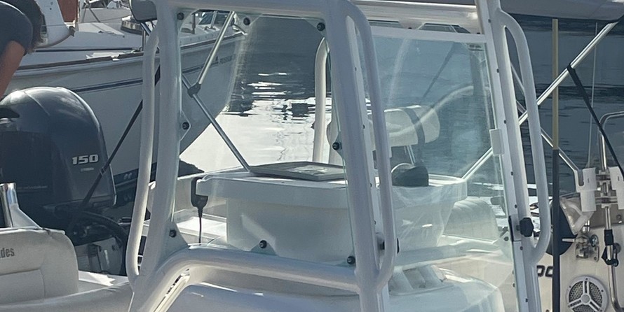 Pursuit 2870 center console