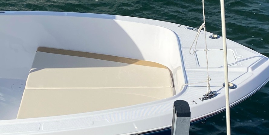 Pursuit 2870 center console