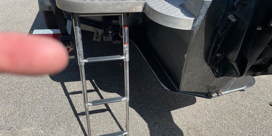 Alumaweld Blackhawk 202