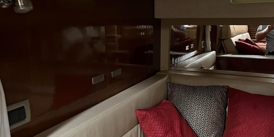 Sea Ray 370 Sundancer