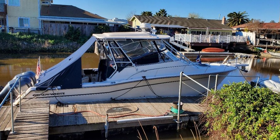 Grady-White Express 330