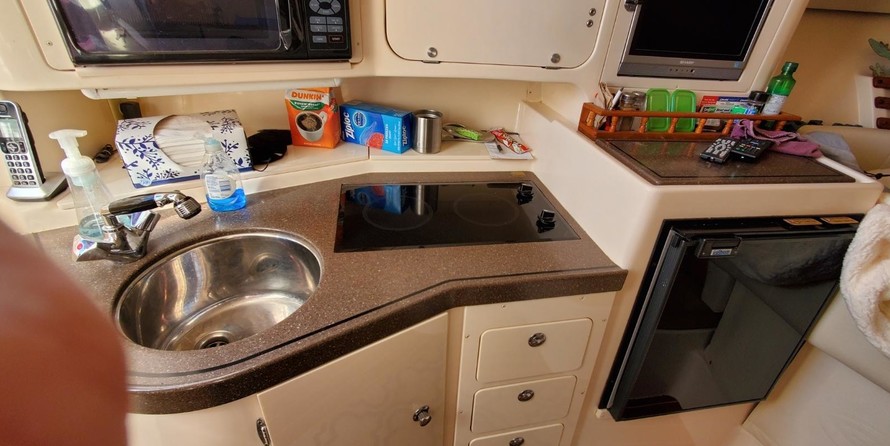 Grady-White Express 330