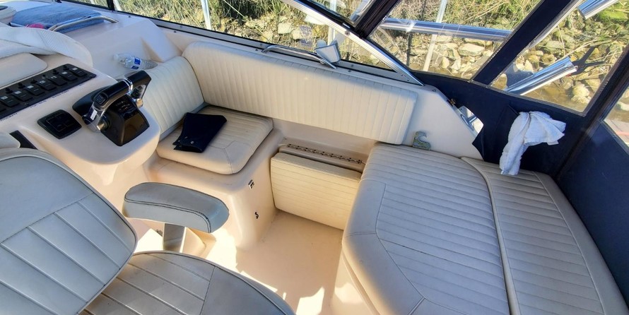 Grady-White Express 330