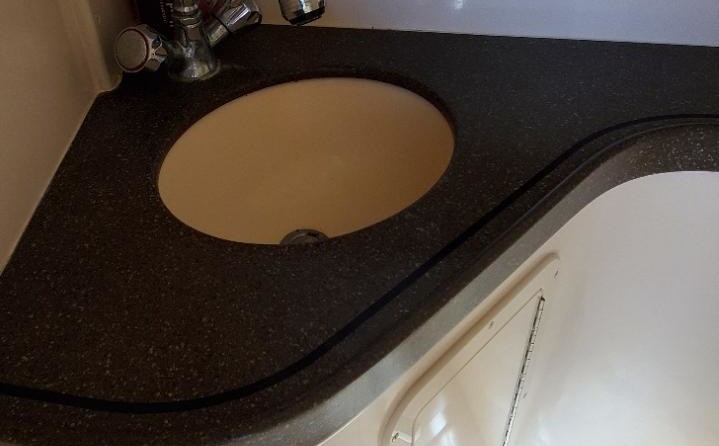 Grady-White Express 330