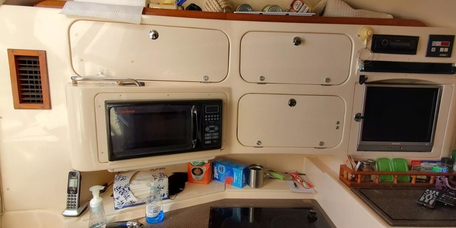 Grady-White Express 330