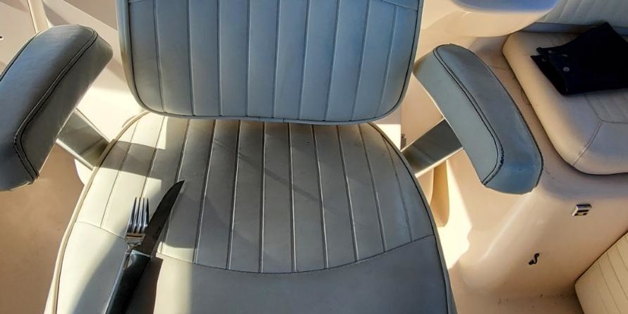 Grady-White Express 330