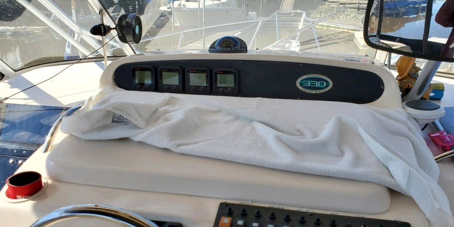 Grady-White Express 330