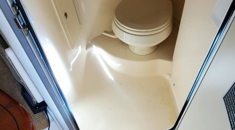 Grady-White Express 330