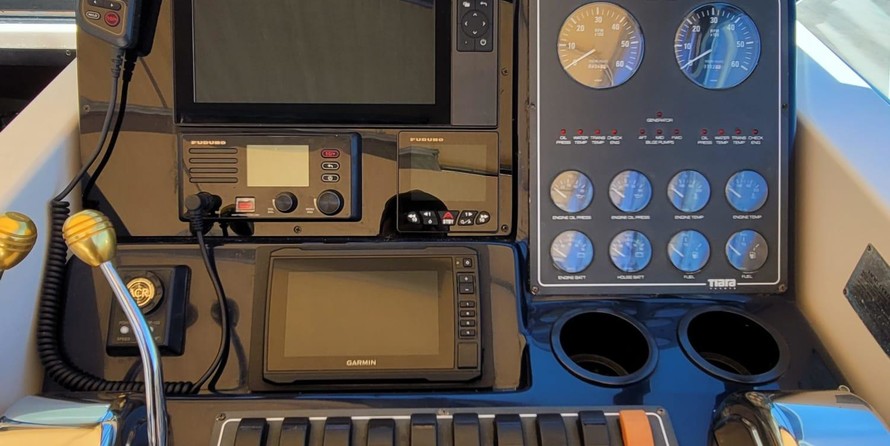 Tiara 3500 open hardtop