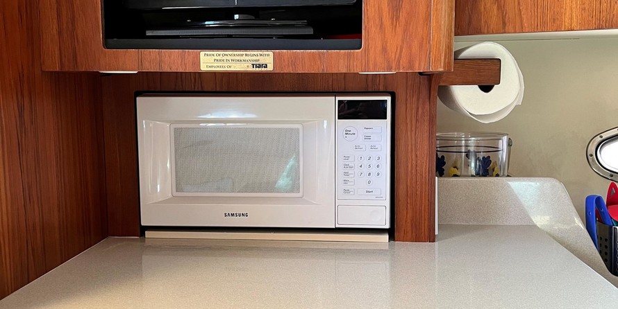 Tiara 3500 open hardtop