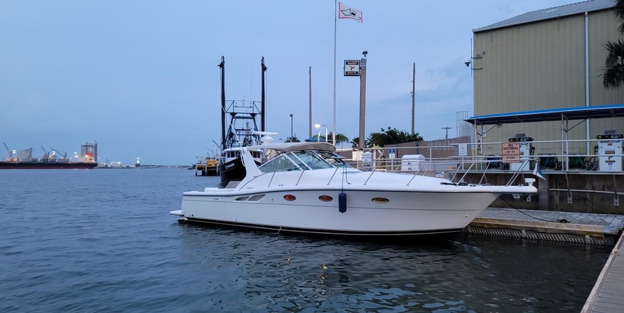 Tiara 3500 open hardtop