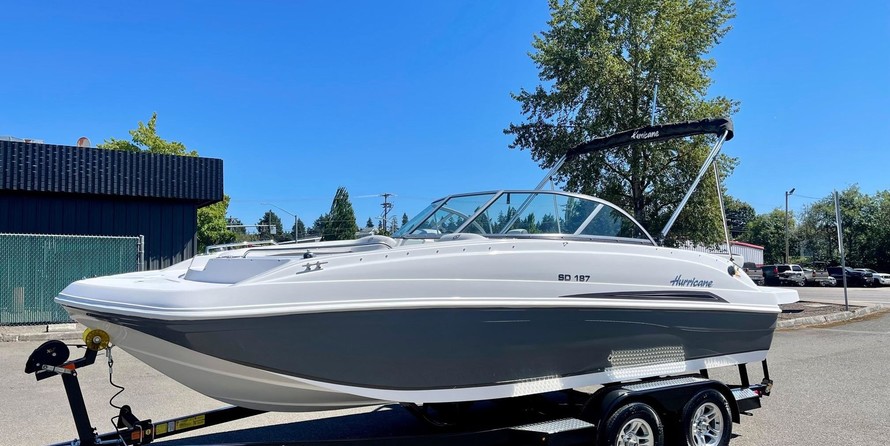 Hurricane 187 sun deck