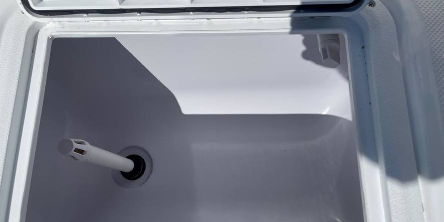 Hurricane 187 sun deck