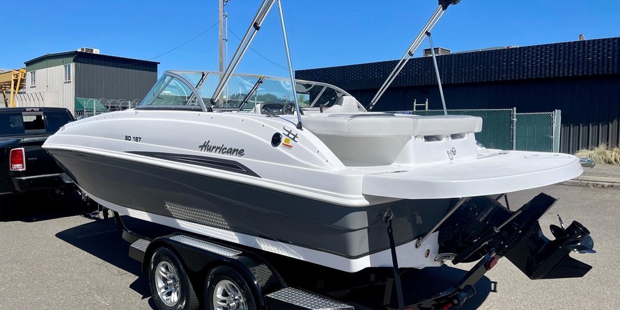 Hurricane 187 sun deck