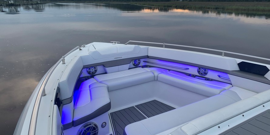 Formula 430 Super Sport Crossover