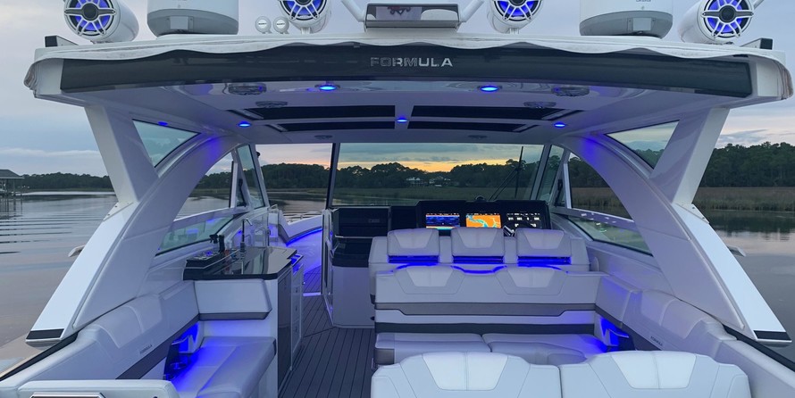 Formula 430 Super Sport Crossover