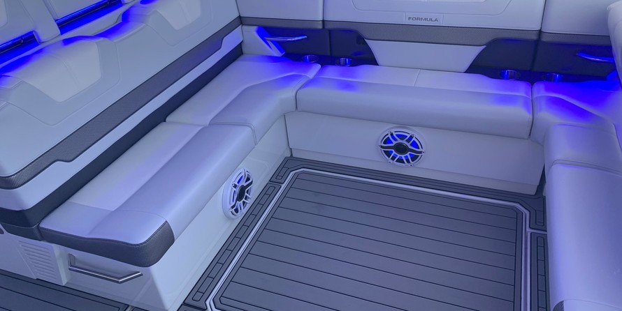 Formula 430 Super Sport Crossover