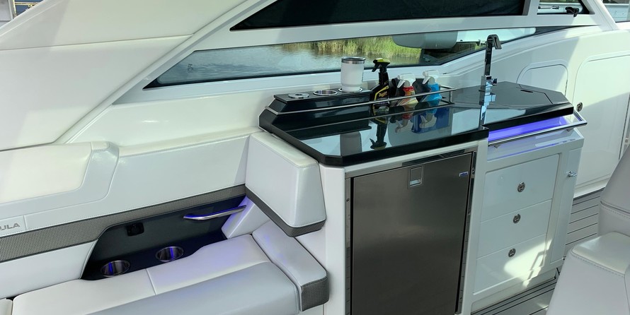 Formula 430 Super Sport Crossover