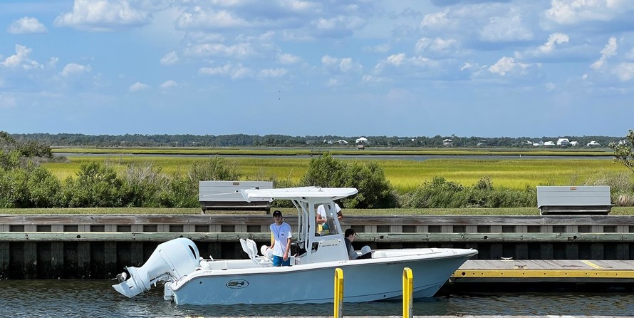 Sea Ray hunt ultra 211