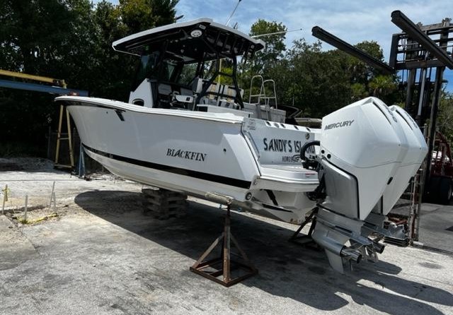 Blackfin 272 Center Console
