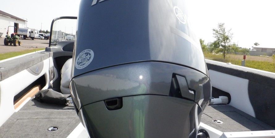 Smoker Craft 182 Ultima Legacy