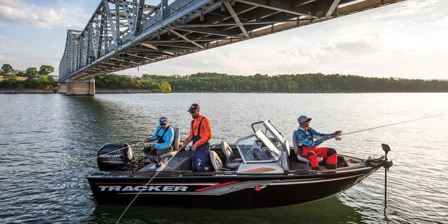 Tracker Targa V-18 WT