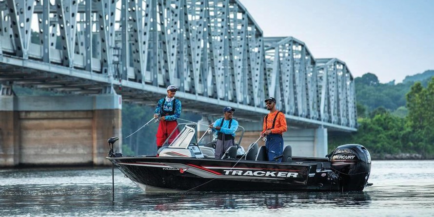 Tracker Targa V-18 WT