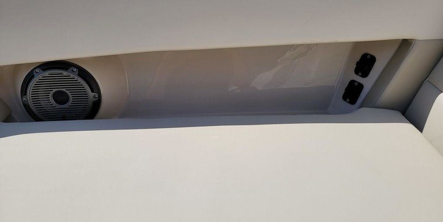 Boston Whaler 320 Vantage