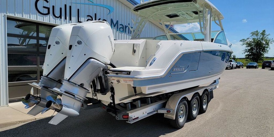 Boston Whaler 320 Vantage