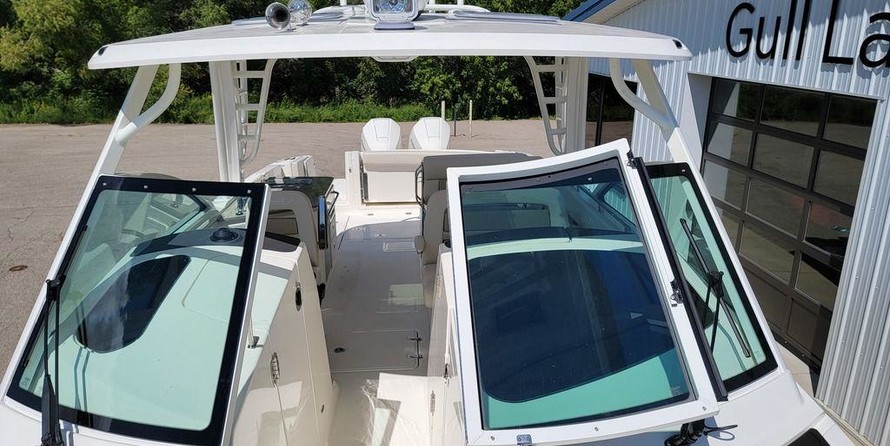 Boston Whaler 320 Vantage