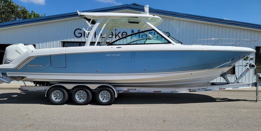 Boston Whaler 320 Vantage