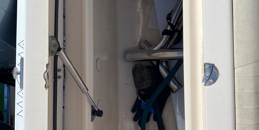 Grady-White Freedom 275