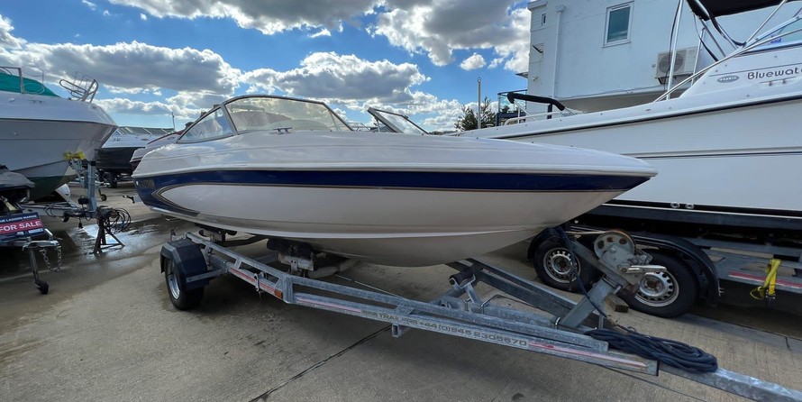 Glastron 17' Bowrider