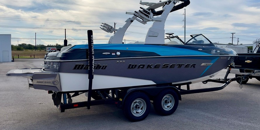 Malibu Wakesetter 22 VLX