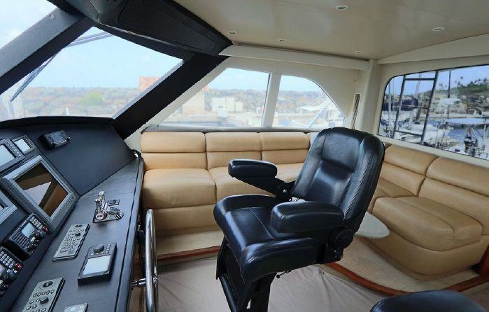 Sea ray 56 sedan bridge