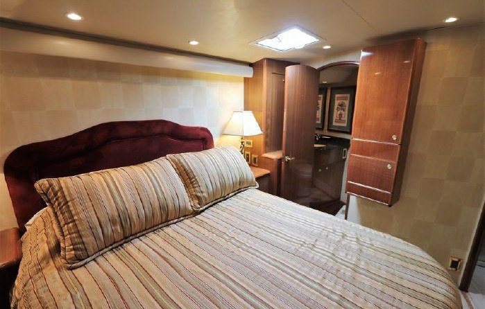 Sea ray 56 sedan bridge