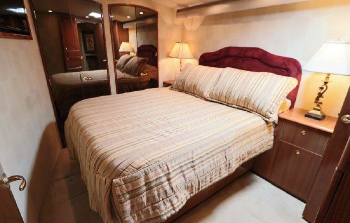 Sea ray 56 sedan bridge