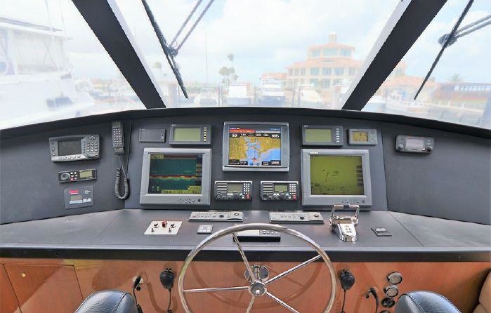 Sea ray 56 sedan bridge