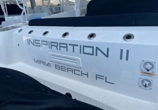 Boston Whaler 420 Outrage